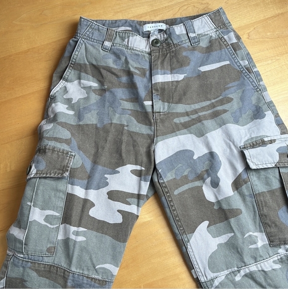 TOPSHOP Camo Print Cargo Pants - Picture 6 of 7